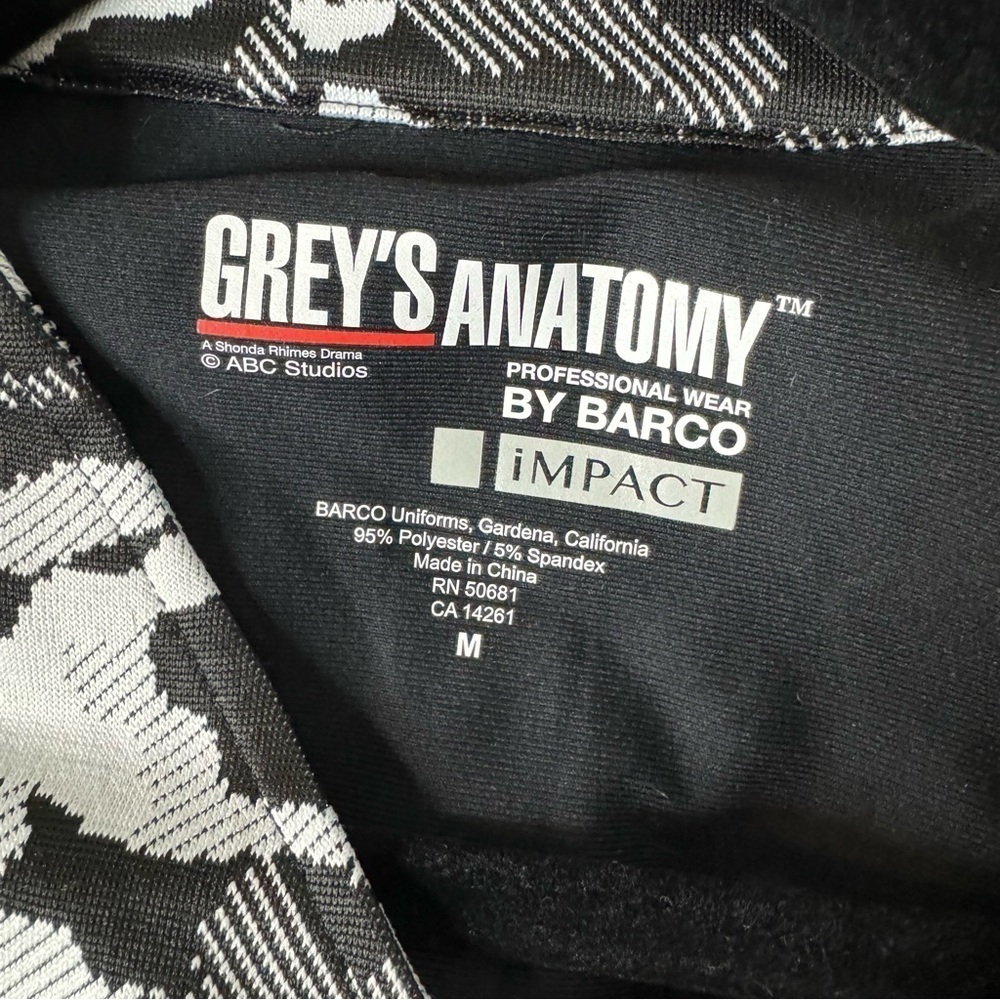 Grey's Anatomy iMPACT Asymmetric Zip Camo Print Scrub Jacket Medium - Picture 6 of 8